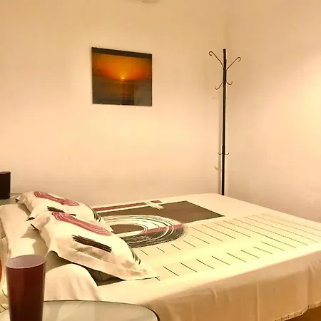 Clot Mirabarna Apartment *